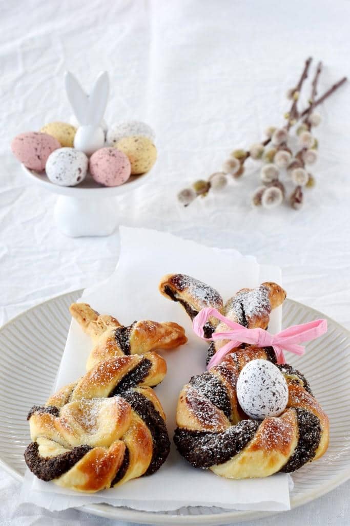 Die Hasen sind los! Einfache Blätterteighasen mit Mohnfüllung zu Ostern – Yummy Bunny!