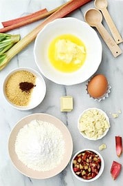 Hurra Rhabarberzeit! Rezept für knusprige Rhabarber-White-Chocolate-Cookies