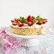 TRES-LECHES-KUCHEN MIT ERDBEEREN & MINZE