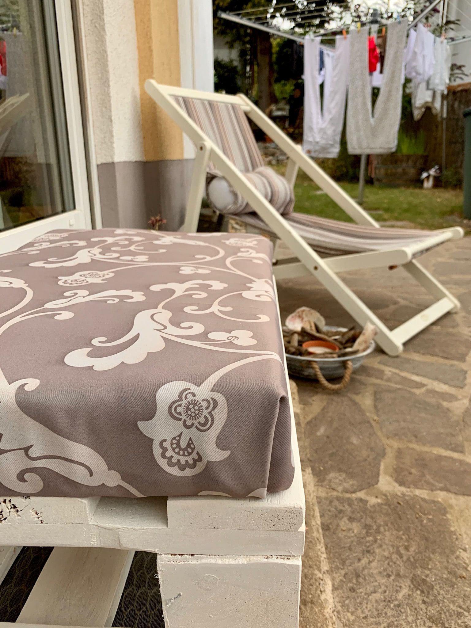 ENDLICH EIN PALETTENHOCKER…