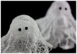 Kleine Geister zu Halloween aus Wäschestärke und Käsetuch