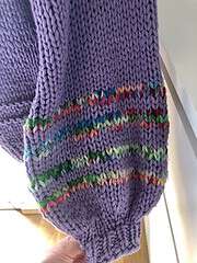 Strickjacke #Lilac. Oversized, ausdrucksstark und leicht gestrickt