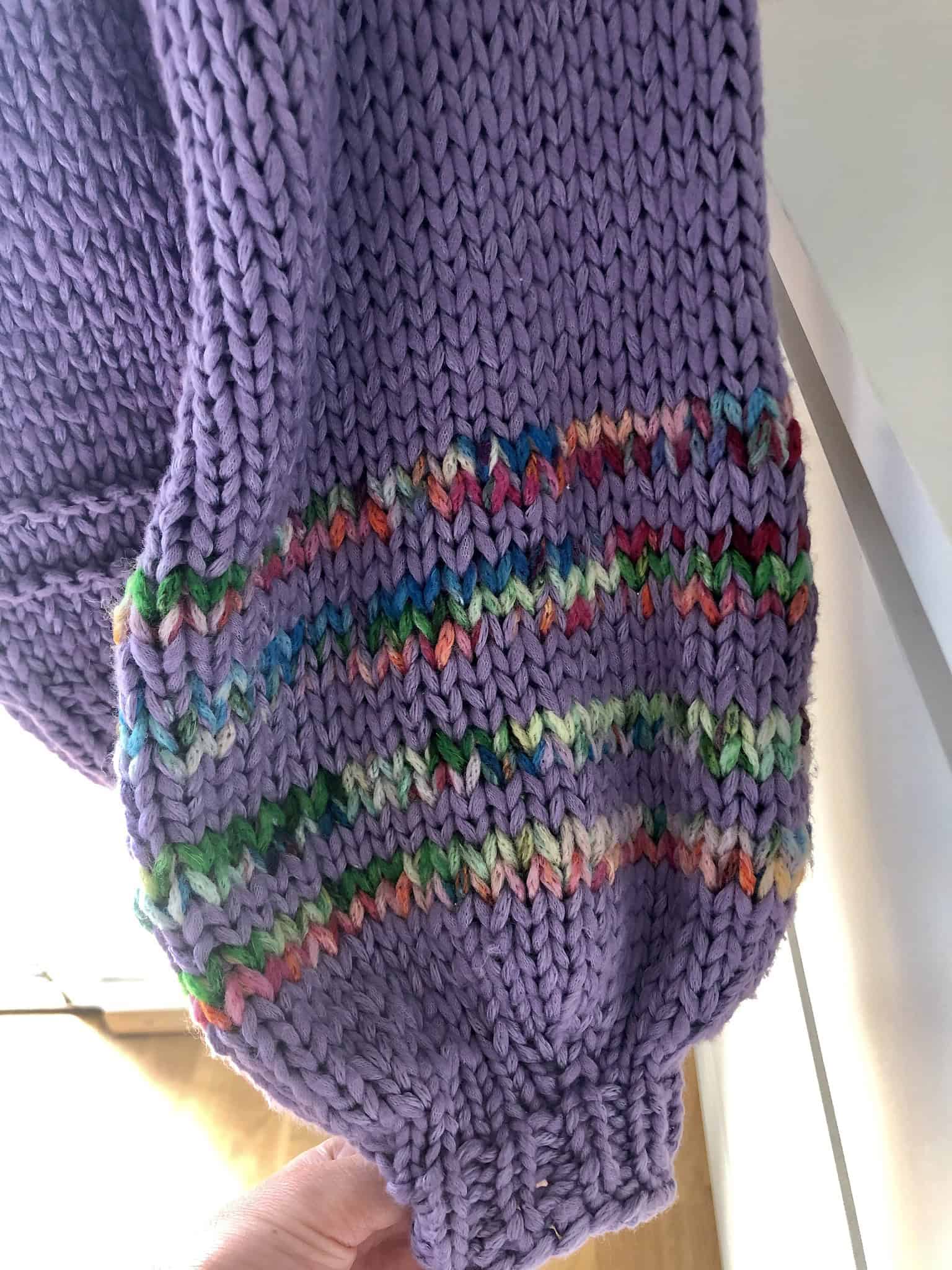 Strickjacke #Lilac. Oversized, ausdrucksstark und leicht gestrickt