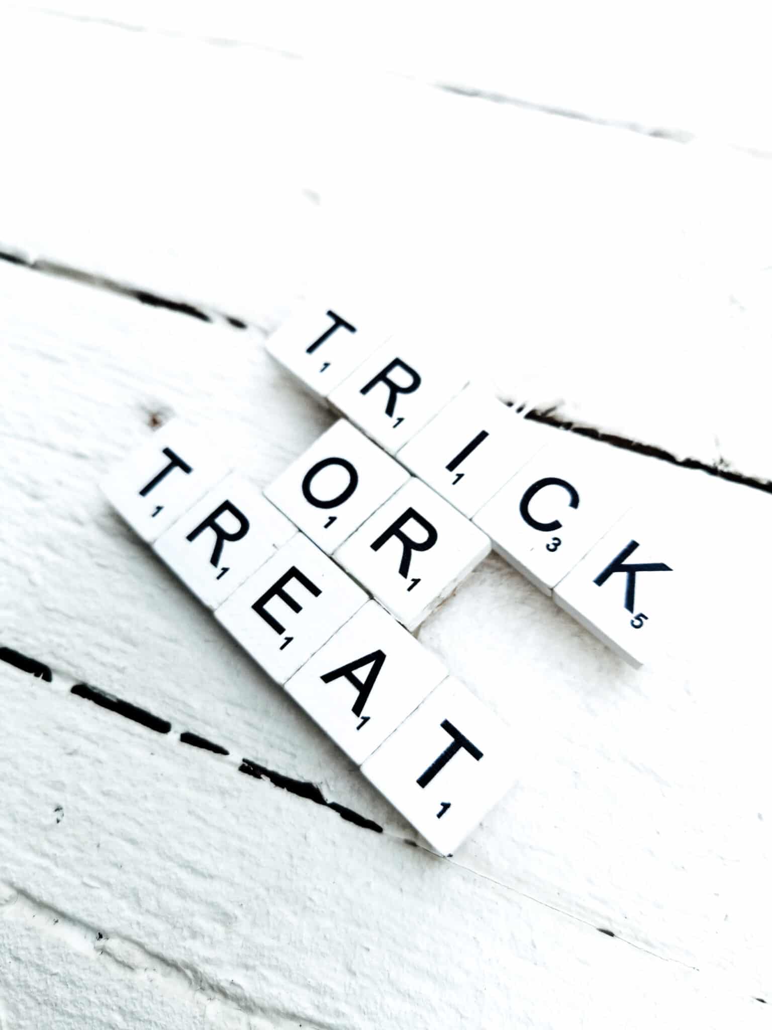 SCRABBLE ORNAMENTE ZU HALLOWEEN