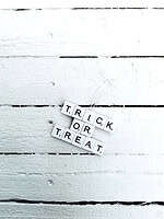 SCRABBLE ORNAMENTE ZU HALLOWEEN