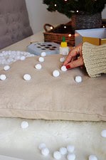 5-Minuten-DIY für ein winterliches Kissen im Skandi Look