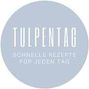 Tu I P E N T A G Logo mit Text 'Schnelle Rezepte für jeden Tag' für handgemachte Kultur und kreative Kochideen.