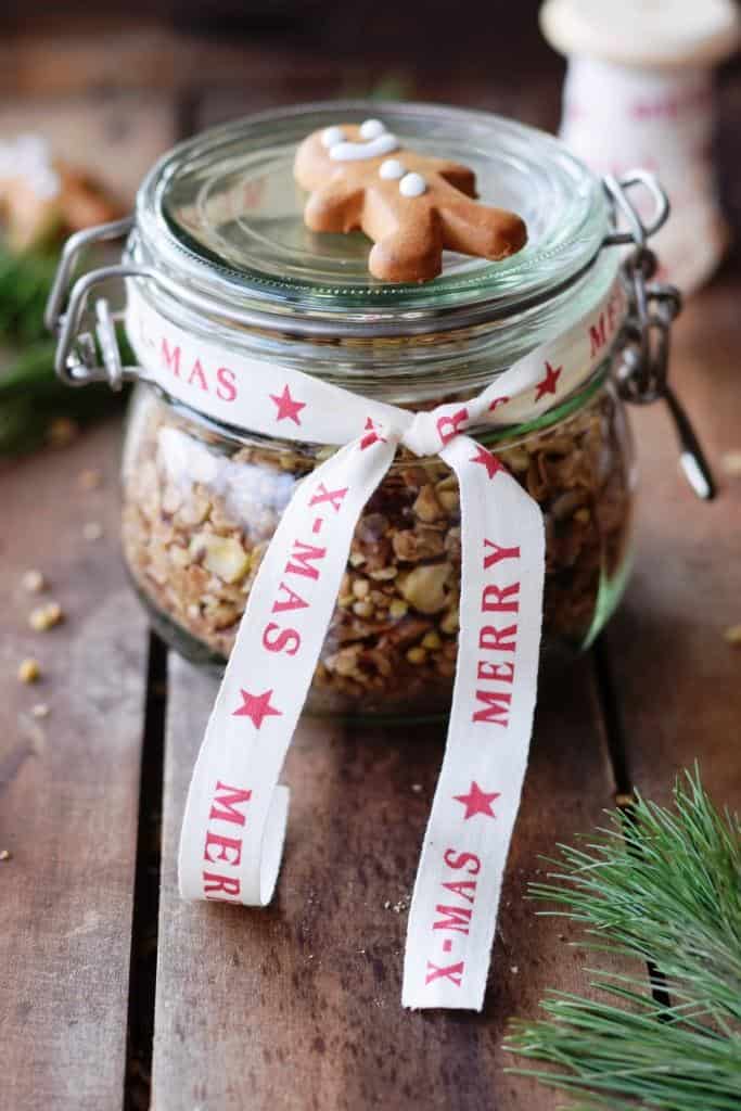 5 Minuten Weihnachts-Granola aus der Pfanne