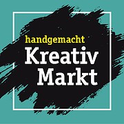 Kreativer handgemachter Markt mit bunten Kunsthandwerksprodukten, ideal für kreative und nachhaltige Einkaufserlebnisse bei HANDMADE Kultur.