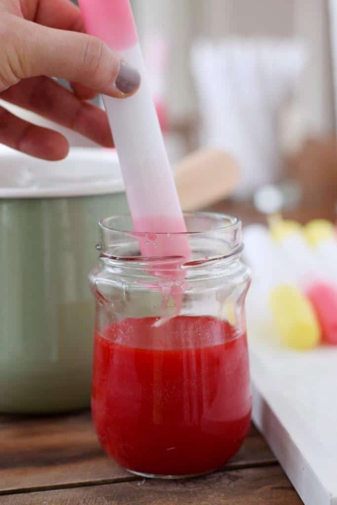 Kerzen färben im Dip-Dye-Trend – einfaches Gute Laune DIY!