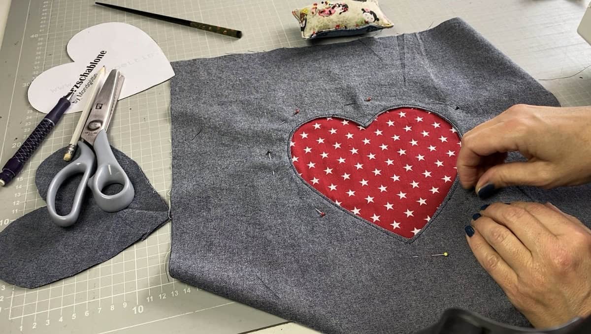 DIY – Herzkissen für Valentinstag nähen