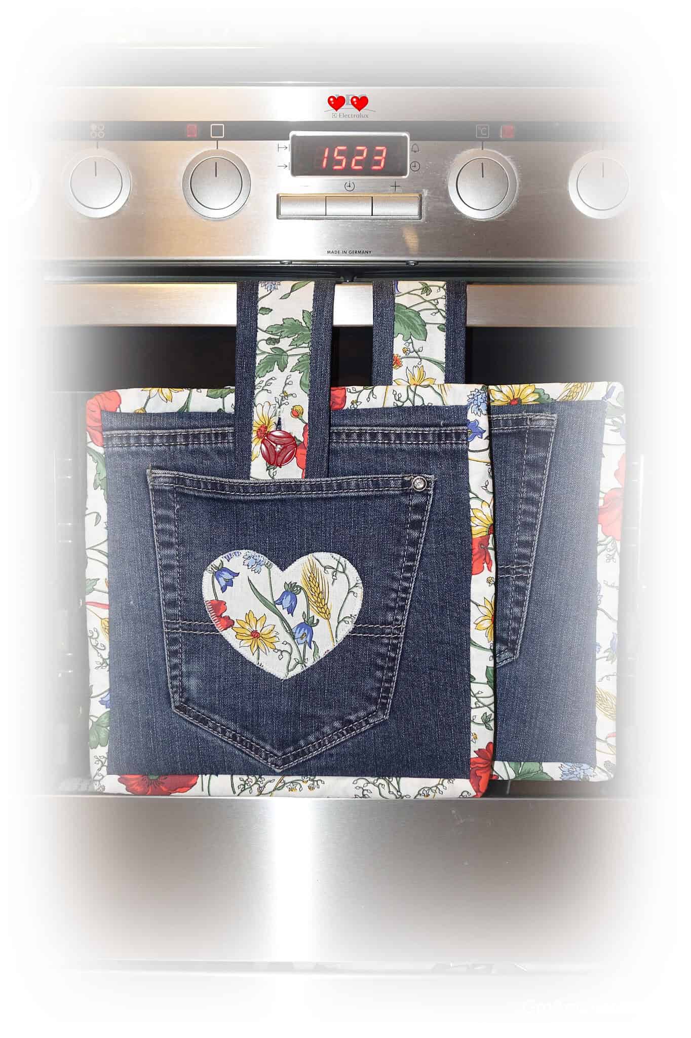 Wohin mit der Rückseite / Gesäßbereich von alten Jeans ? Näh daraus Topfhandschuhe / Topflappen !