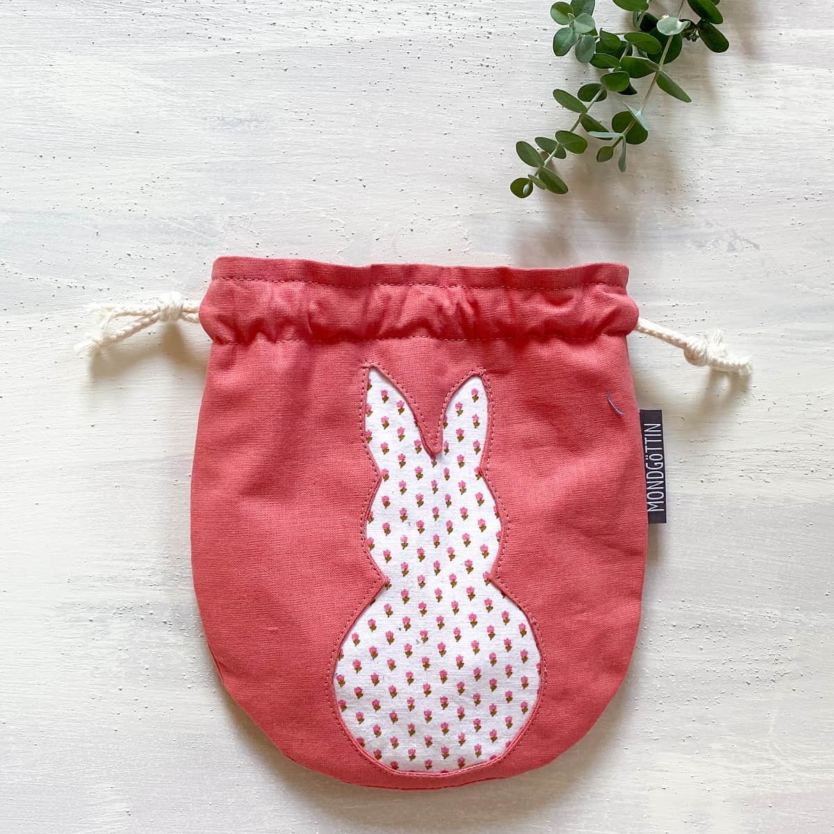 DIY – kleine Beutel mit Osterhasen nähen