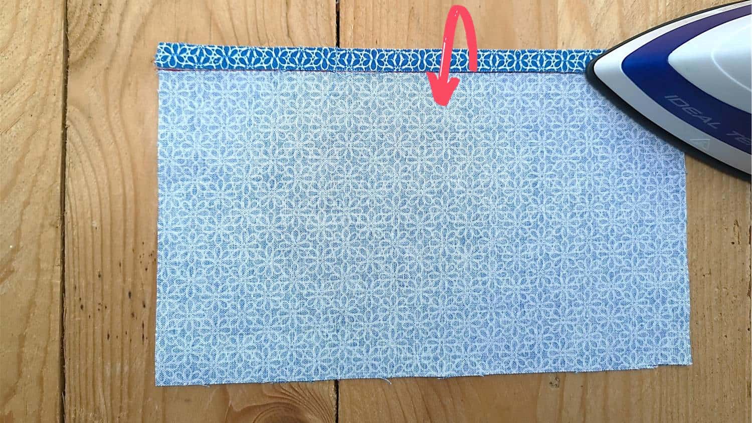 Nahtzugaben versäubern – Gesäumte Nahtzugabe – Kanten einschlagen und absteppen