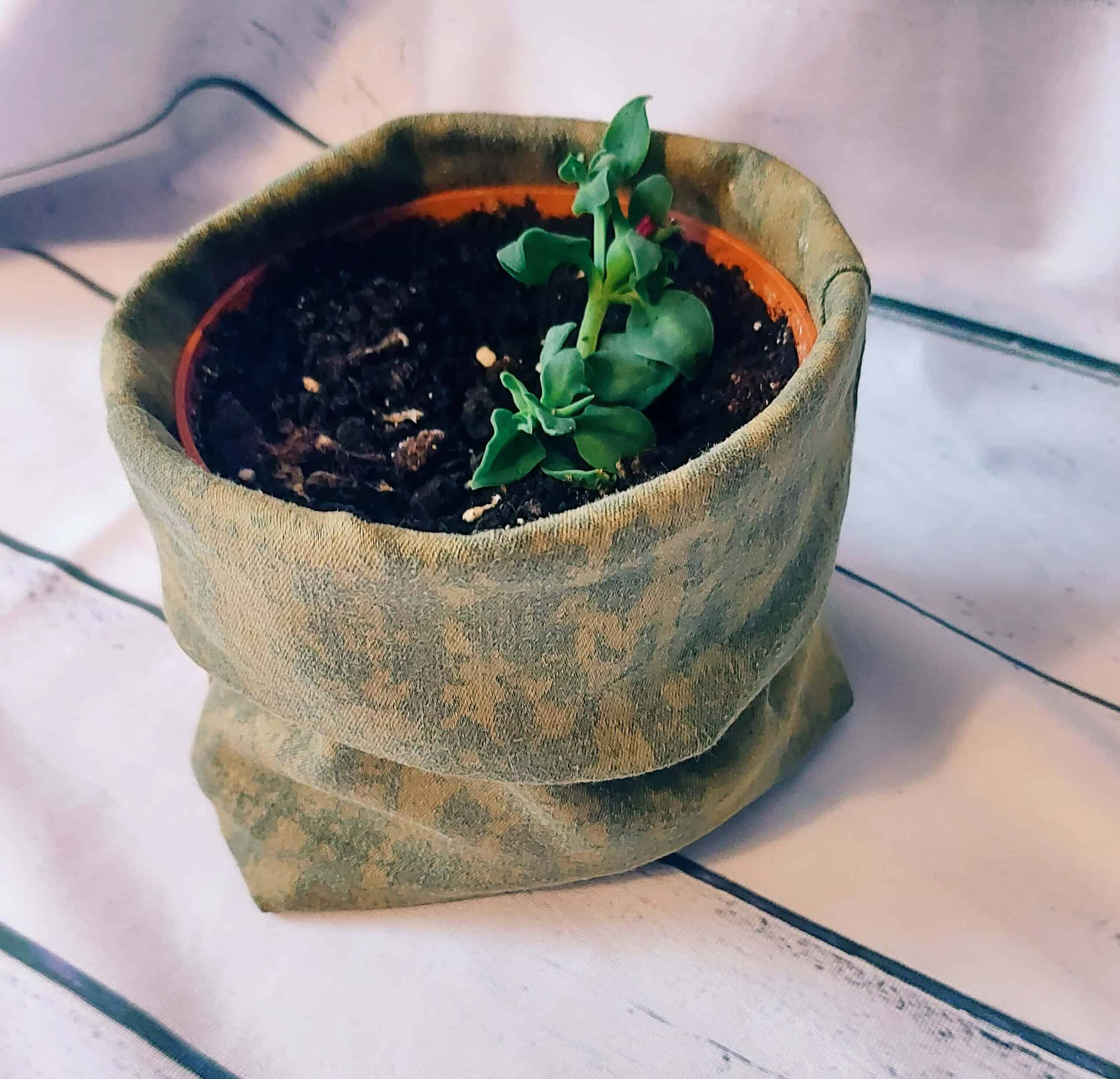 Utensilo statt Blumenübertopf – Schnelles Upcycling aus alten Hosen