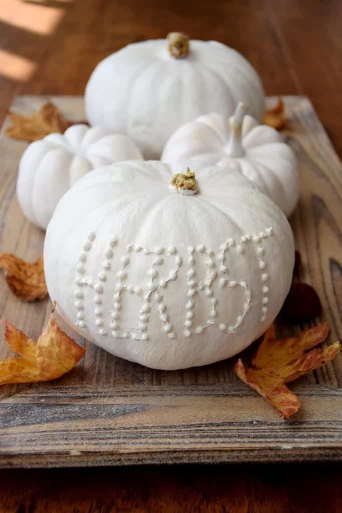 🍂 Happy Herbst mit weißen Kürbissen – Herbstdeko DIY: Kürbisse beschriften und weiß bemalen 🍂