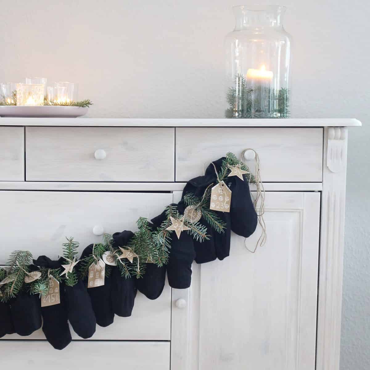DIY Adventskalender aus Socken basteln