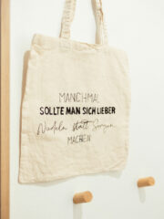 DIY Stoffbeutel gestalten – In 7 einfachen Schritten zur coolen Statement-Tasche mit Freebie