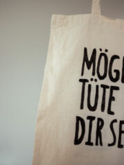 DIY Stoffbeutel gestalten – In 7 einfachen Schritten zur coolen Statement-Tasche mit Freebie