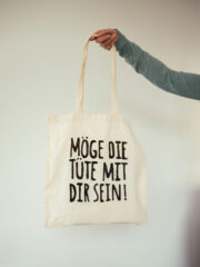 DIY Stoffbeutel gestalten – In 7 einfachen Schritten zur coolen Statement-Tasche mit Freebie
