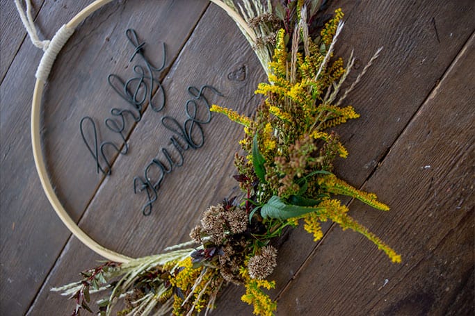 Einfacher Herbst-Kranz – DIY in 15 Minuten