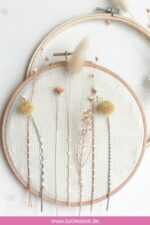 Sticken mit Trockenblumen – den Sommer einfangen