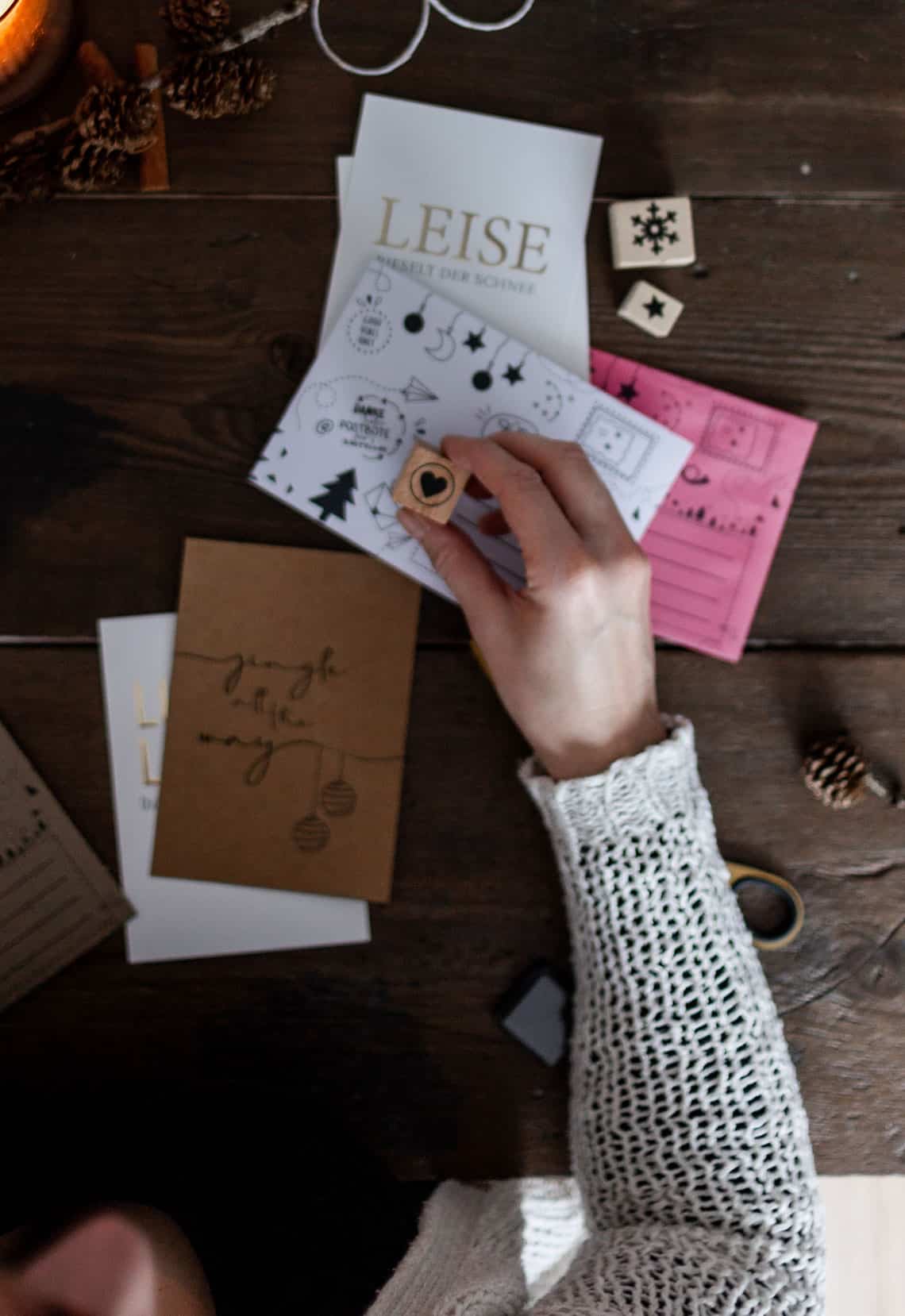 Weihnachtspost mal anders – Voilà, hier kommt die Druckvorlage für Briefumschläge (Freebie)