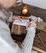 Weihnachtspost mal anders – Voilà, hier kommt die Druckvorlage für Briefumschläge (Freebie)