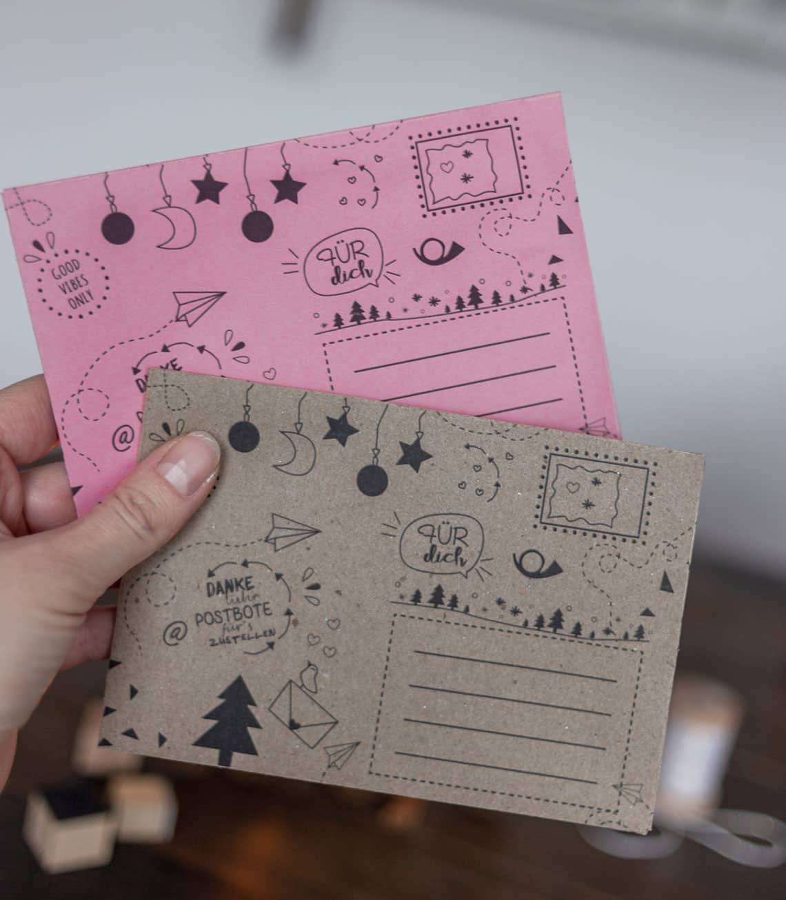 Weihnachtspost mal anders – Voilà, hier kommt die Druckvorlage für Briefumschläge (Freebie)
