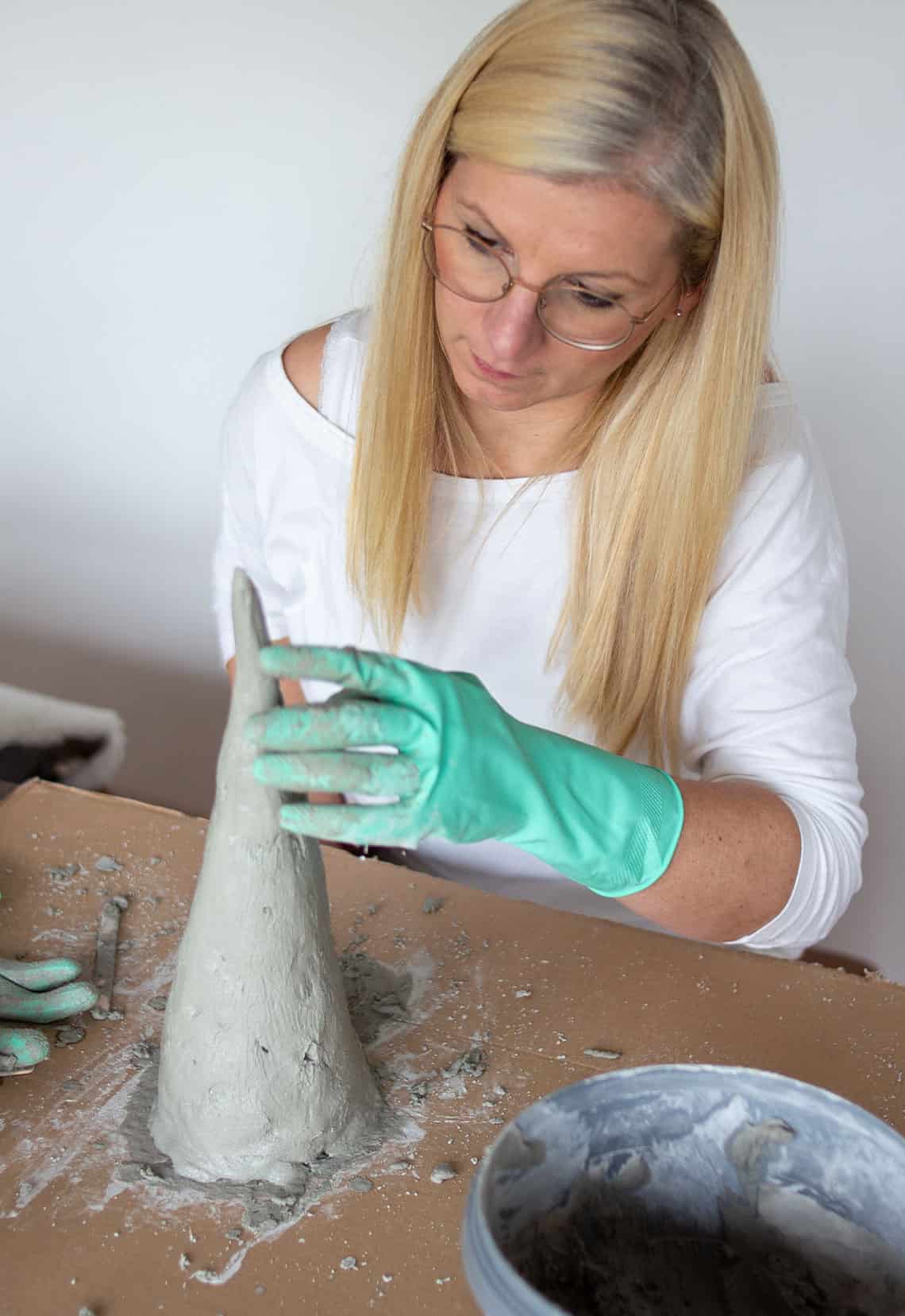 DIY Wichtel aus Beton – Anleitung zum Selbermachen