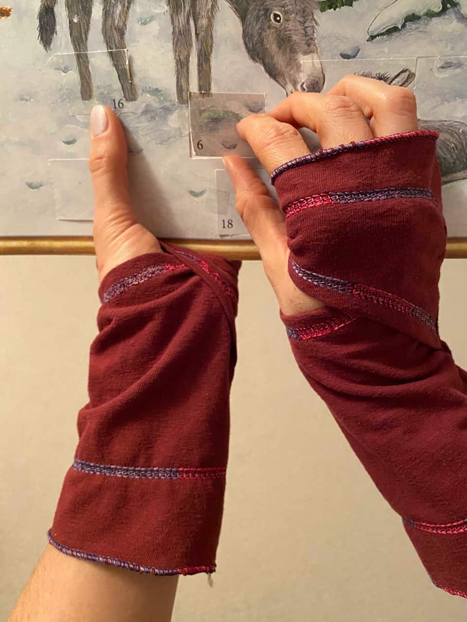 Pulswärmer – Übersicht und Schnitt mit alternativem Daumenloch