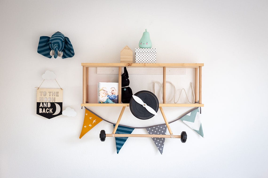 DIY Flugzeug-Regal für das Kinderzimmer selber bauen