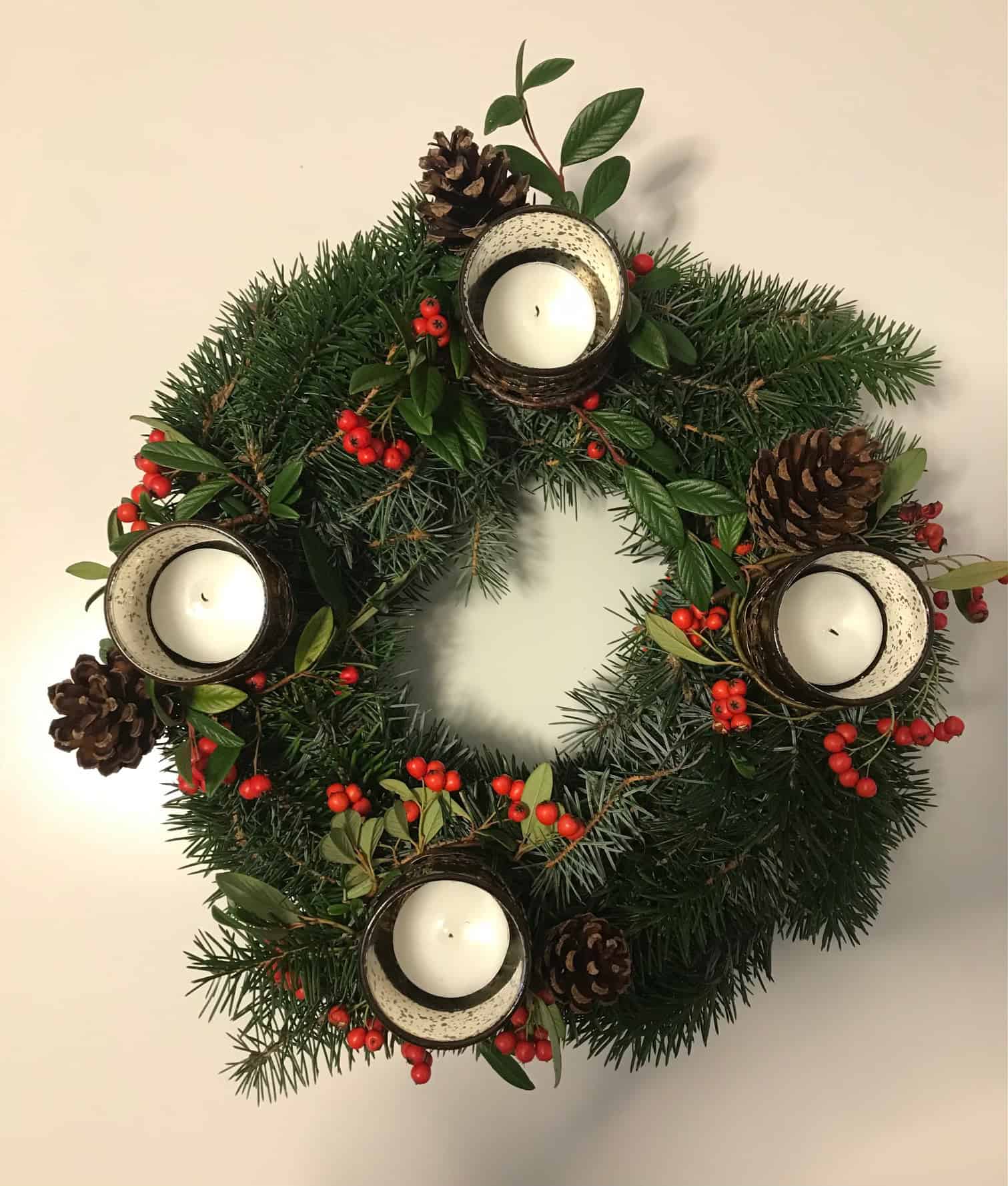 Adventskranz aus Naturmaterialien und plastikfrei