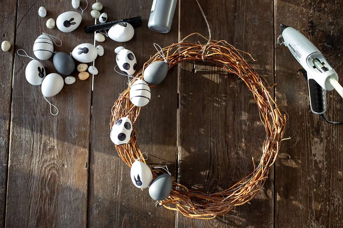 DIY-Osterkranz im Scandi-Look: Einfache Anleitung in 30 Minuten