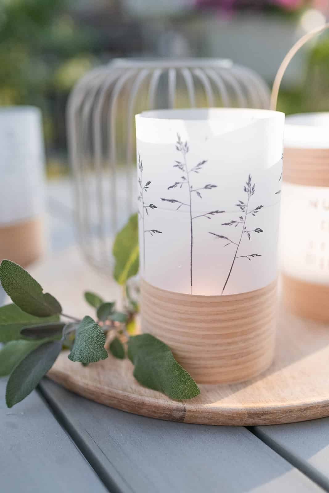 DIY Sommer(tisch)deko: Windlichter für drinnen und draußen