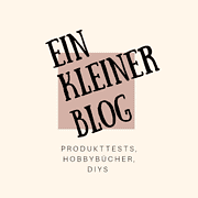 Logo des HANDMADE Kultur Blogs mit Text 'Ein kleiner Blog' und Stichwörtern zu Produktests, Hobbybüchern und DIYs, ideal für kreative Handwerks- und Bastelthemen.