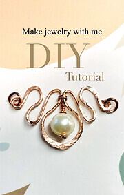 Anleitung für die Herstellung von Schmuck, mit einem selbstgemachten Anhänger aus Metall und Perle, ideal für kreative Schmuckdesigns bei HANDMADE Kultur.