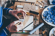 Handmade als Beruf: Wie man aus seinem Hobby einen Job macht