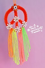 DIY Mini-Traumfänger basteln mit Peace-Zeichen