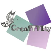 Kreatives Logo mit Schmetterling, bunten Quadraten und handgemachtem Schriftzug für Handmade Kultur, Fokus auf kreative Handwerkskunst und Design.