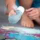 Flüssige Kreide selber machen: Ein Sommer-DIY zum Basteln mit Kindern