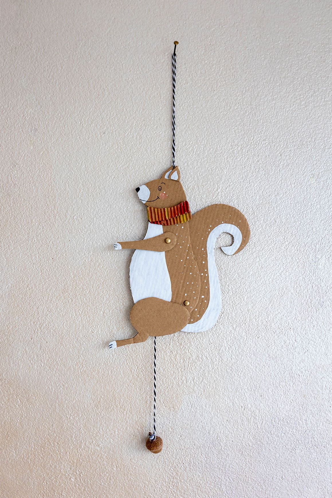Bastelidee mit Upcycling: Komm, wir basteln uns ein Eichhörnchen