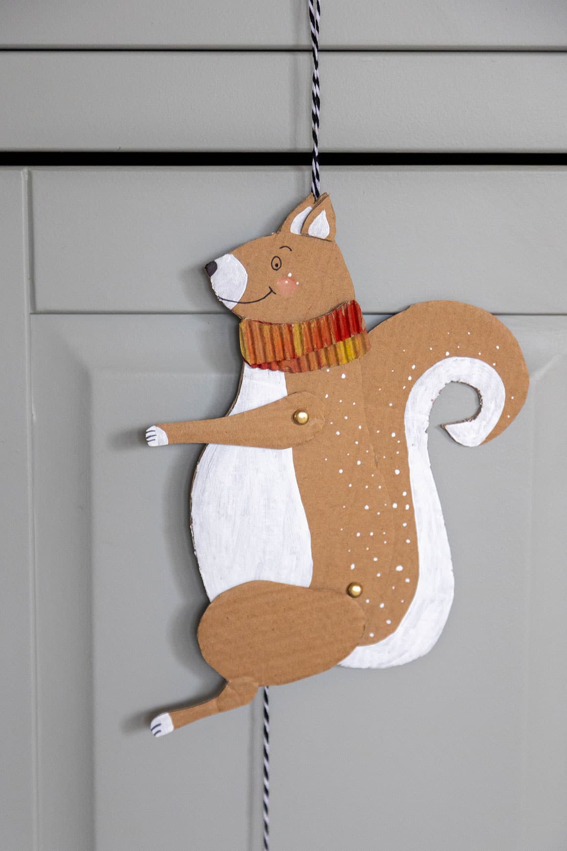 Bastelidee mit Upcycling: Komm, wir basteln uns ein Eichhörnchen