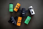 Halloween-Bastelideen mit Klorollen – Kinder basteln Monster, Bonbons und schaurige Laterne
