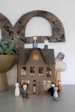 Halloween Deko – Holzstabfiguren und Gespensterspuk-Haus