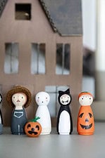 Halloween Deko – Holzstabfiguren und Gespensterspuk-Haus