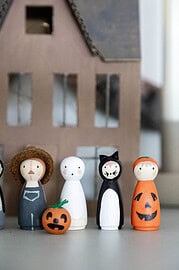 Halloween Deko – Holzstabfiguren und Gespensterspuk-Haus