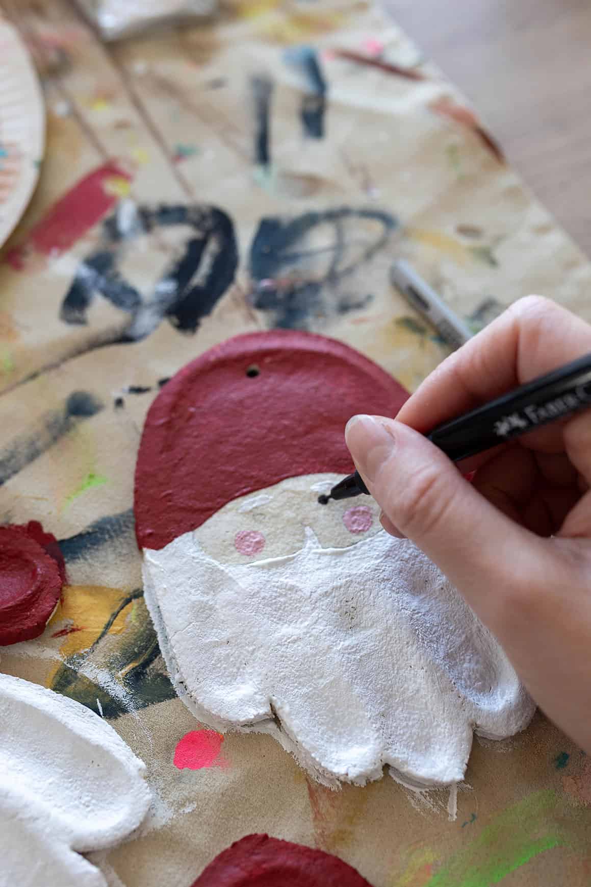 Basteln mit Kindern: Weihnachtsgeschenke aus Salzteig