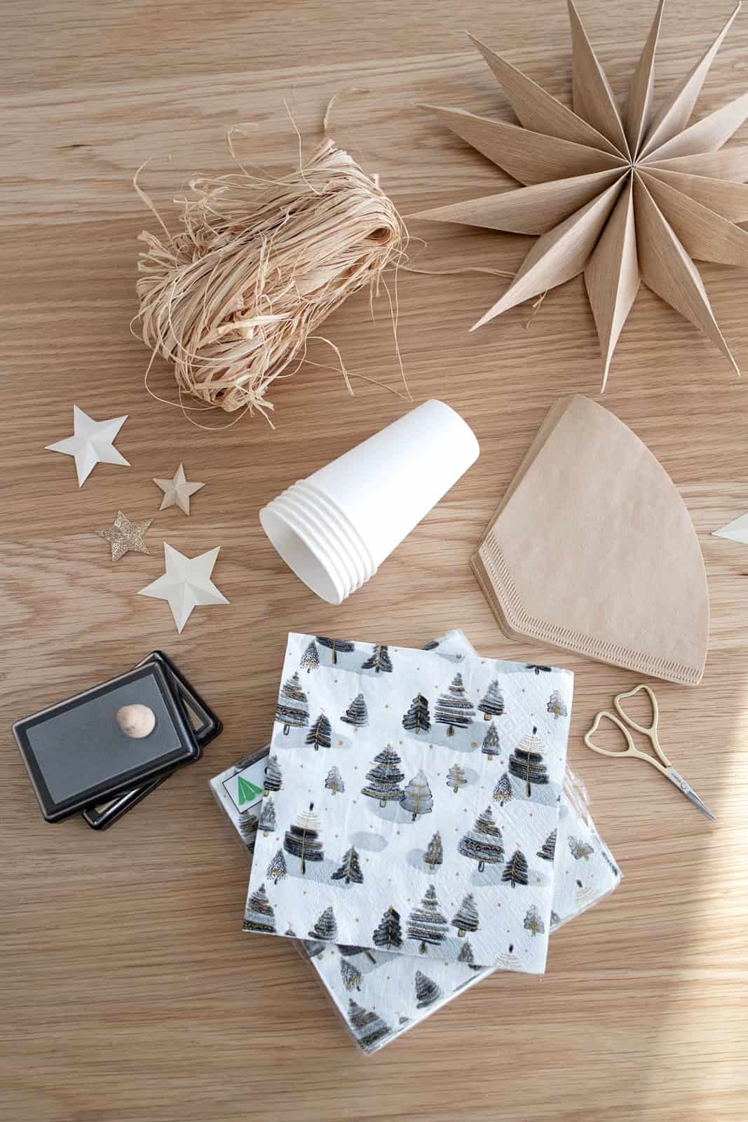 DIY Geschenkverpackung mit Pappbechern