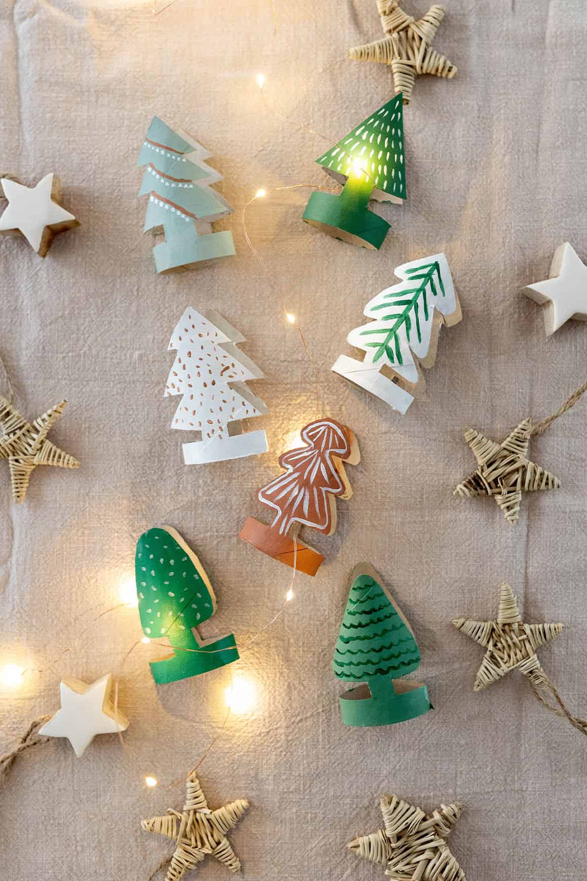 DIY Weihnachtsdeko aus Klorollen basteln – Engel, Weihnachtsmann, Nikolaus und mehr!